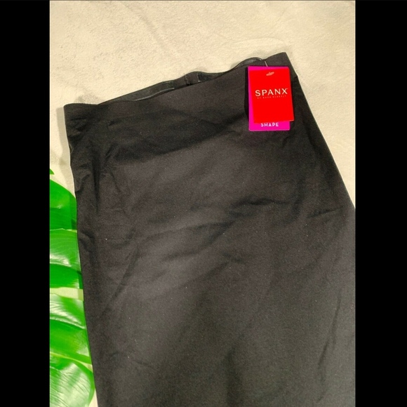 NWT Spanx Thinstincts High Waist Mid-Thigh Shorts‎ Black [SZ Medium ] - Picture 4 of 7